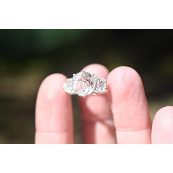 alternative raw diamond engagement ring raw crystal size 4 5 6 7 8 8 9 1… - Picture 2 of 3